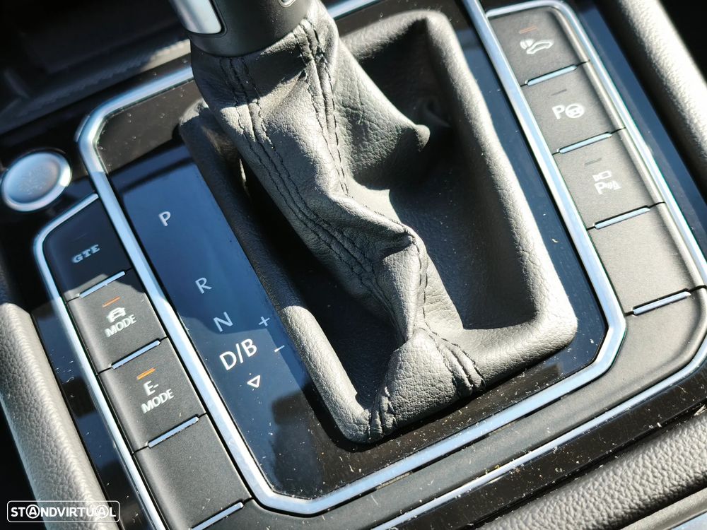 VW Passat Variant - 34