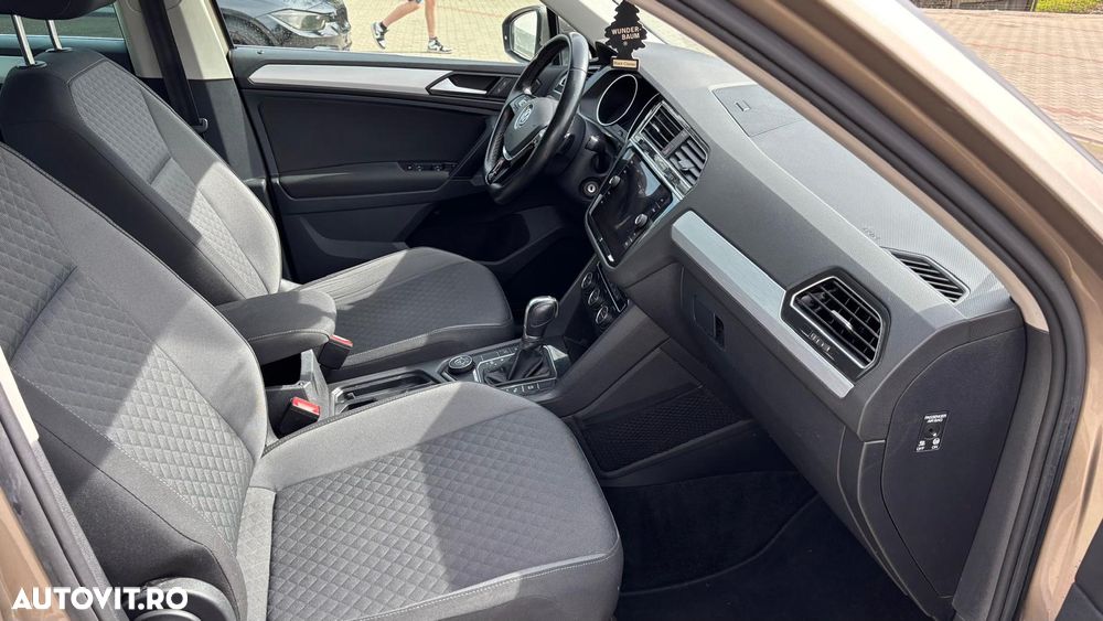 Volkswagen Tiguan 2.0 TDI DPF DSG 4Mot Comfortline - 12