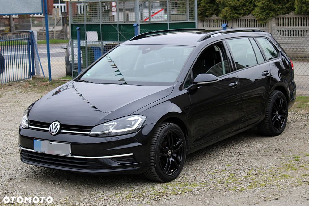 Volkswagen Golf - 6
