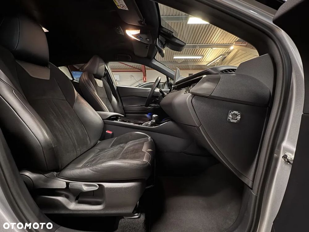 Toyota C-HR Hybrid Lounge - 29