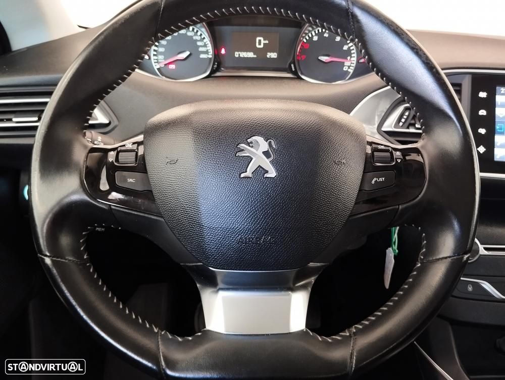 Peugeot 308 1.2 PureTech Allure - 29
