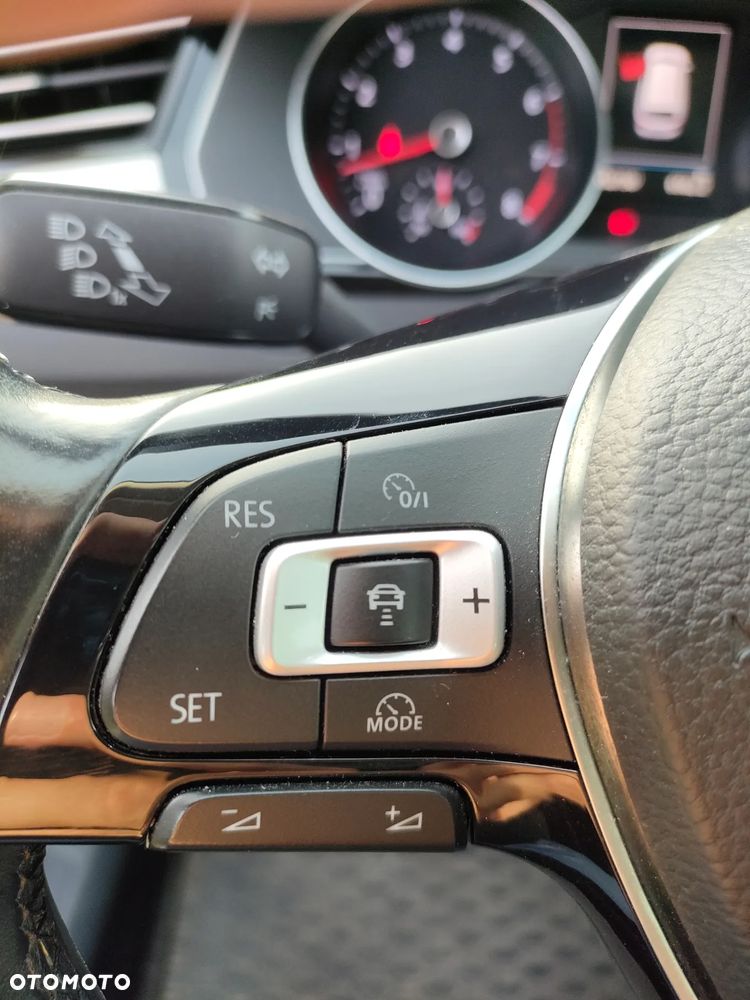Volkswagen Passat - 15