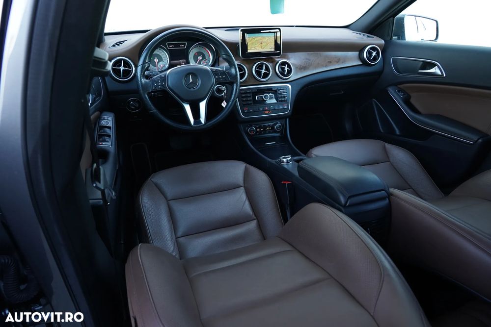 Mercedes-Benz GLA 220 d 4MATIC 7G-DCT Urban - 10