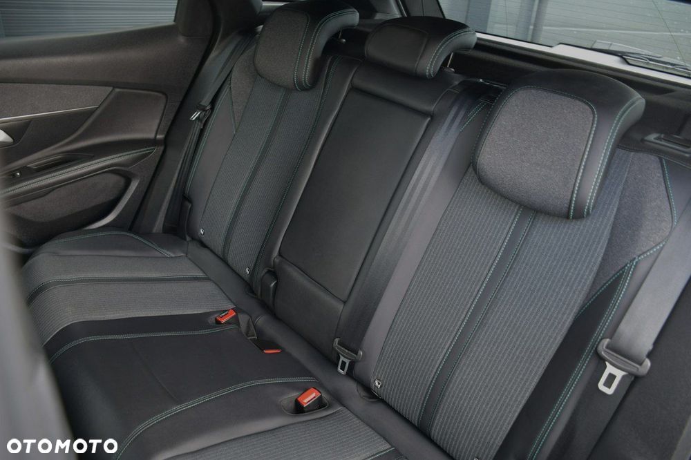 Peugeot 3008 225 e-EAT8 Allure Pack - 17
