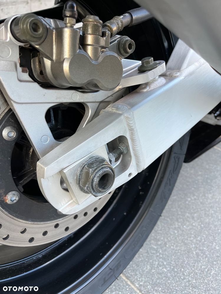 Yamaha R6 - 8