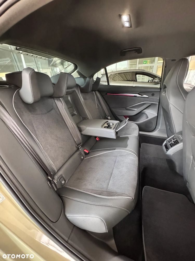 Skoda Superb 2.0 TSI Sportline DSG - 16