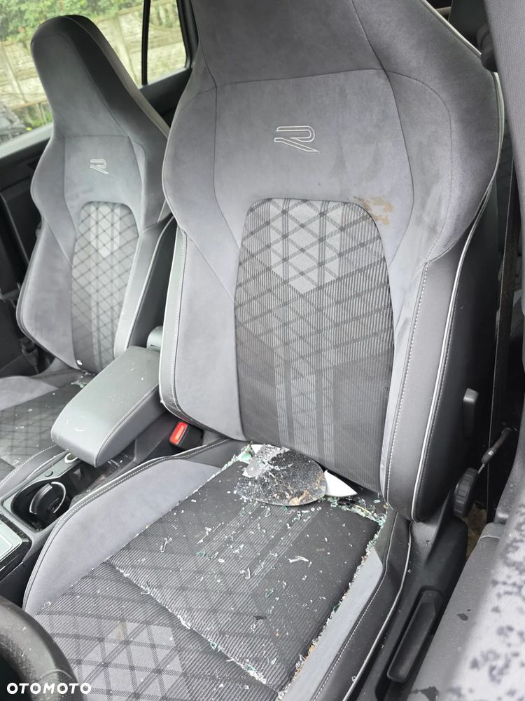 Volkswagen Golf VIII 2.0 TDI R-Line Plus DSG - 9