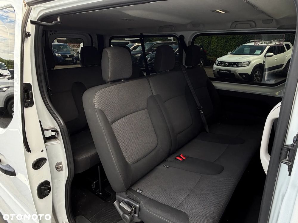 Renault Trafic 2.0 dCi - 9