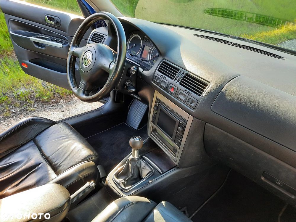 Volkswagen Golf 1.9 TDI Highline - 31