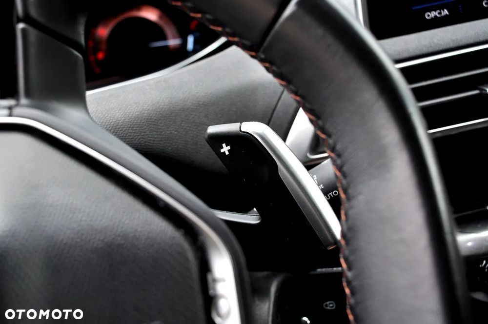 Peugeot 5008 1.6 BlueHDI Allure S&S EAT6 - 20