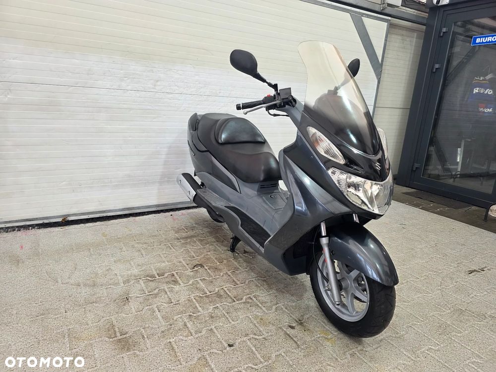 Suzuki Burgman - 4
