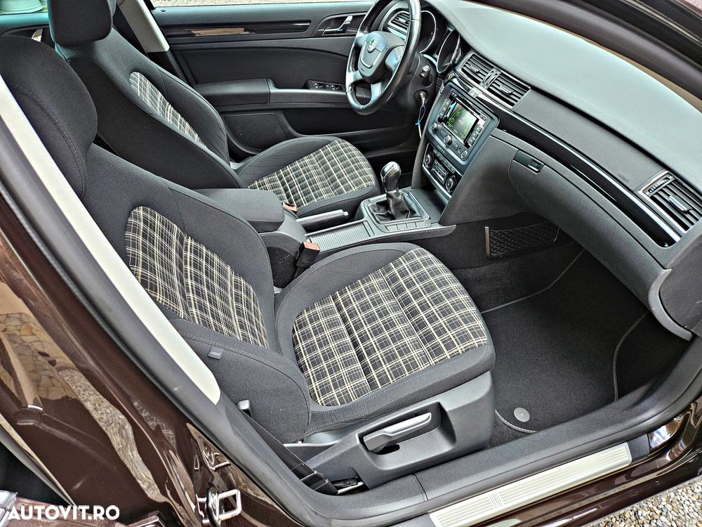 Skoda Superb 2.0 TDI Exclusive - 9