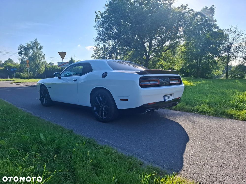 Dodge Challenger 5.7 R/T - 4