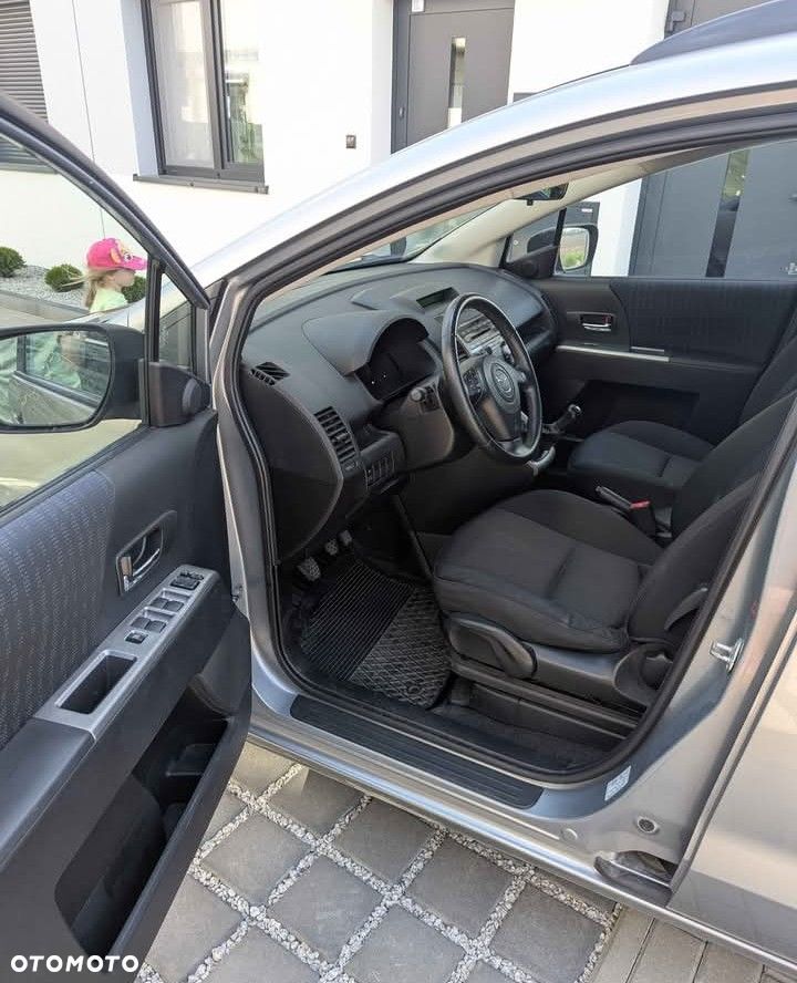 Mazda 5 - 6
