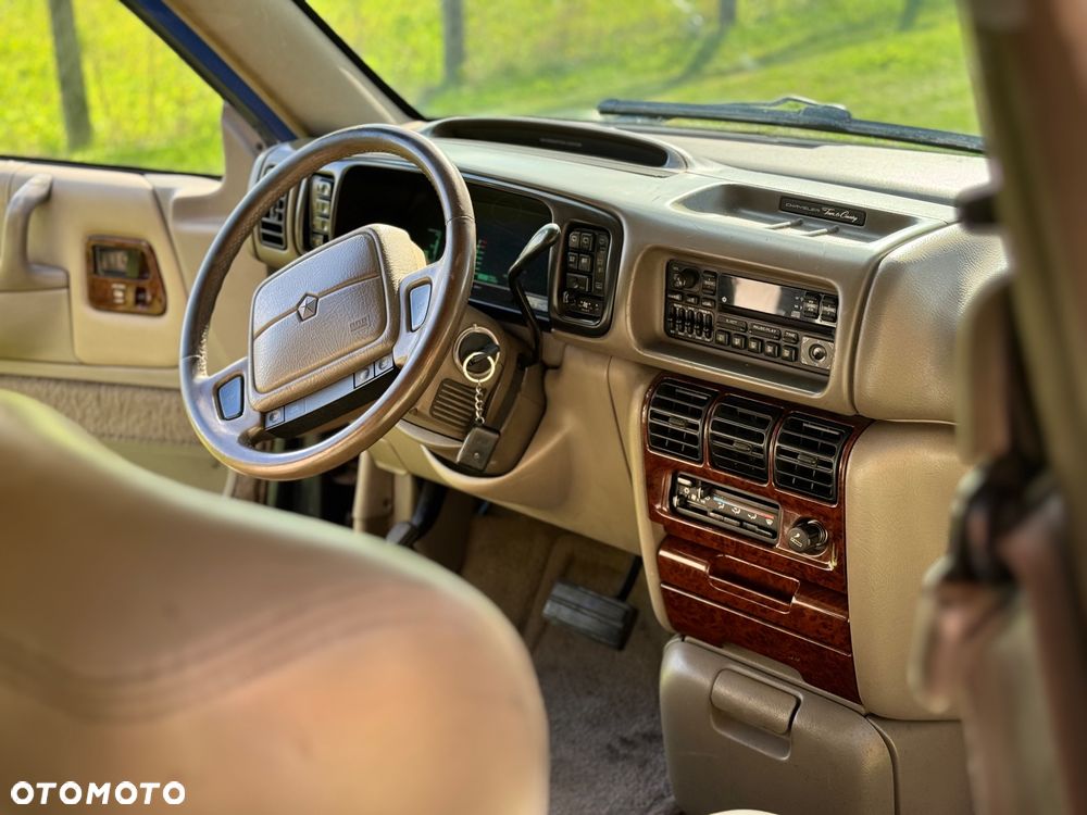 Chrysler Town & Country 3.8L LXi - 5
