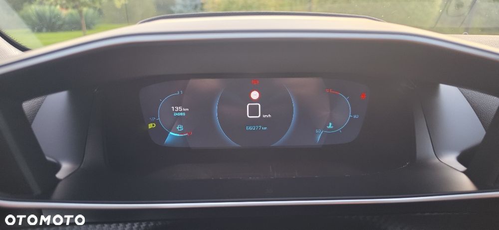 Peugeot 208 - 6