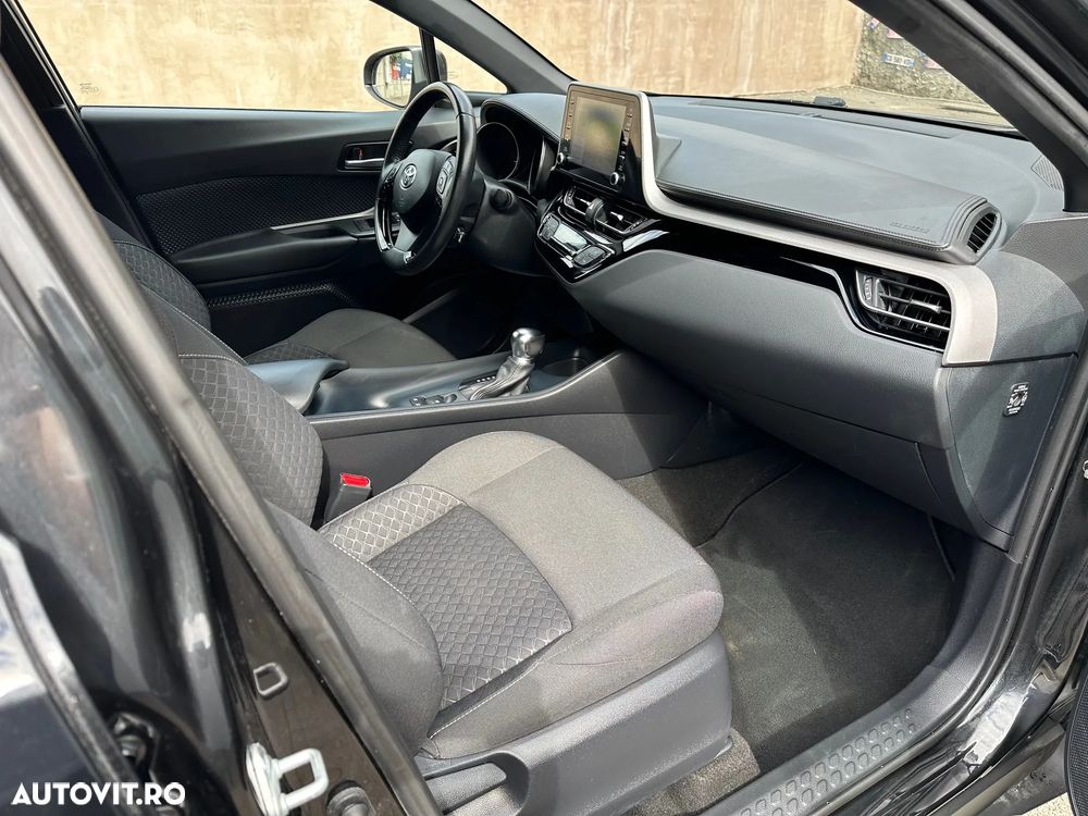 Toyota C-HR Hybrid Business-Edition - 7