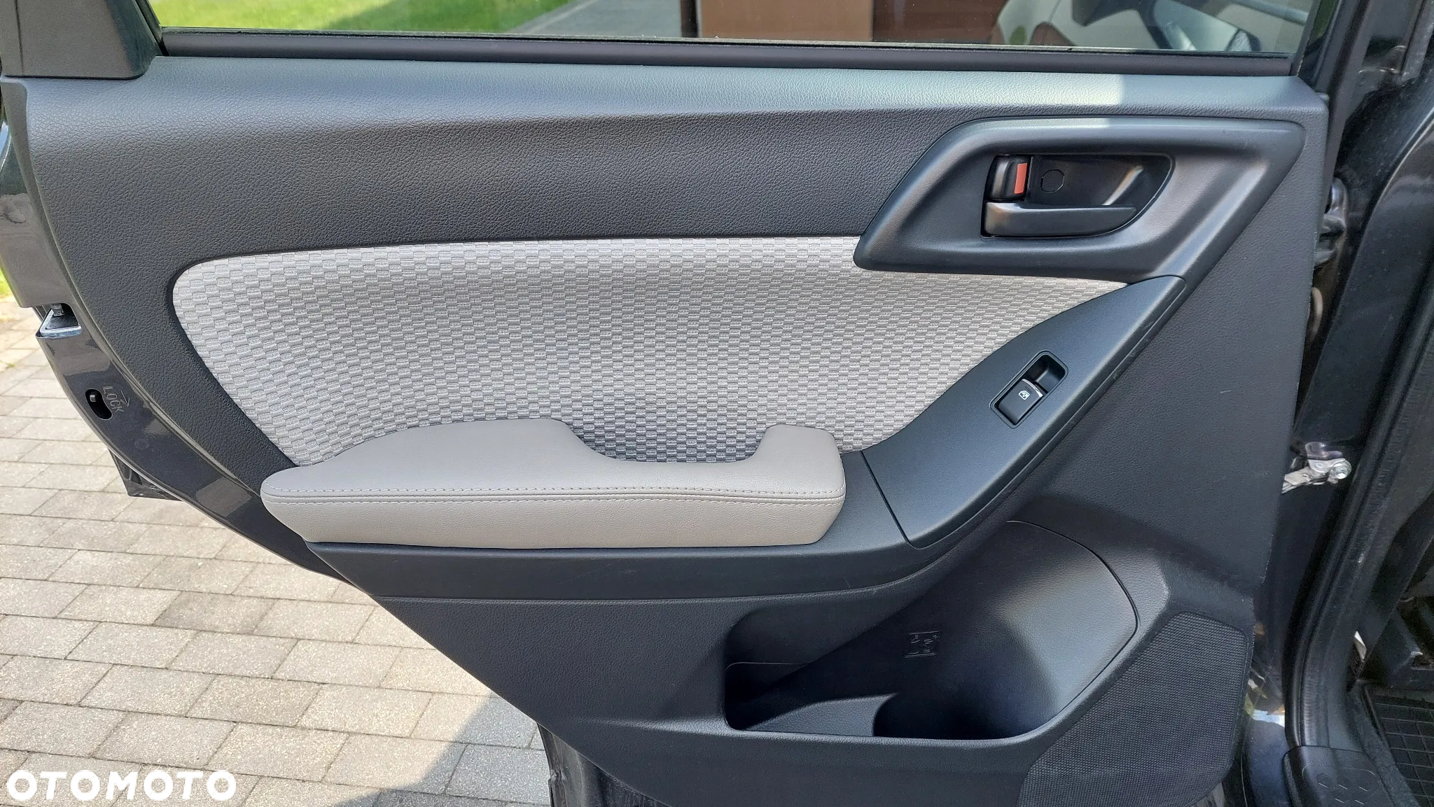 Subaru Forester 2.0i Comfort Lineartronic - 10