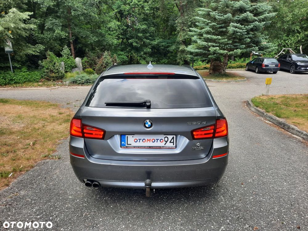 BMW Seria 5 530d xDrive - 11