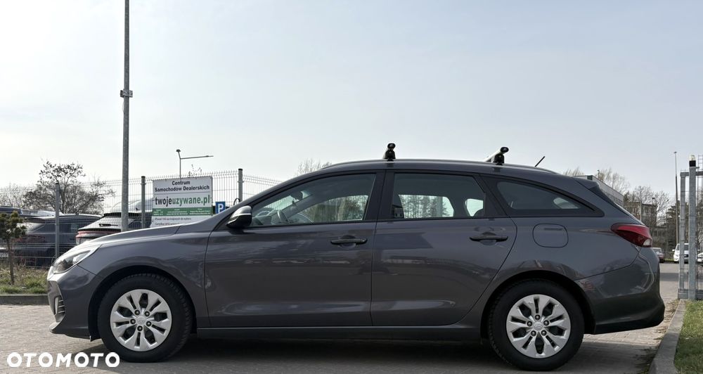 Hyundai i30 1.6 D Classic + - 4