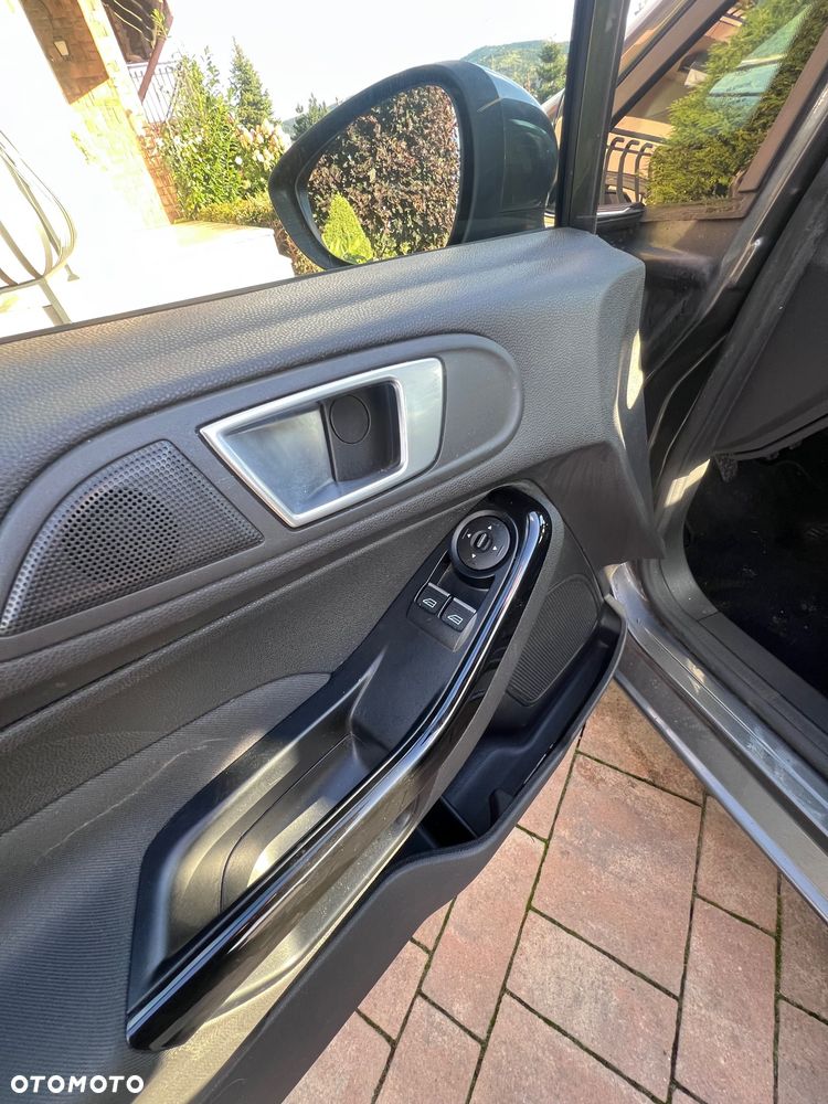 Ford Fiesta - 12