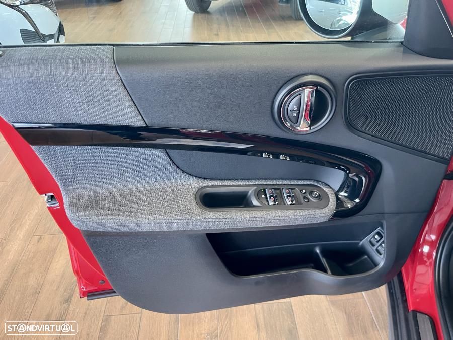 MINI Countryman Cooper SE ALL4 Auto - 29