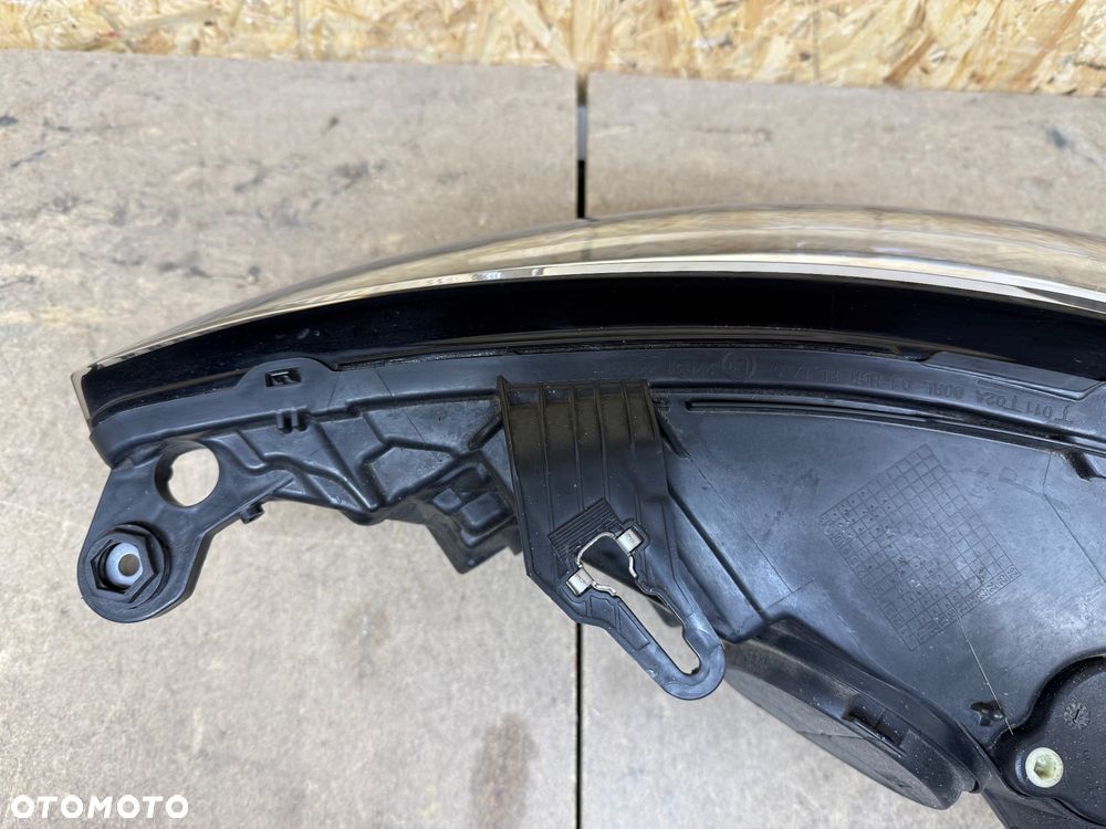 LAMPA PRZÓD PRAWA PRZEDNIA PRAWA ZWYKŁA AUDI A1 82A 82A941004 - 11