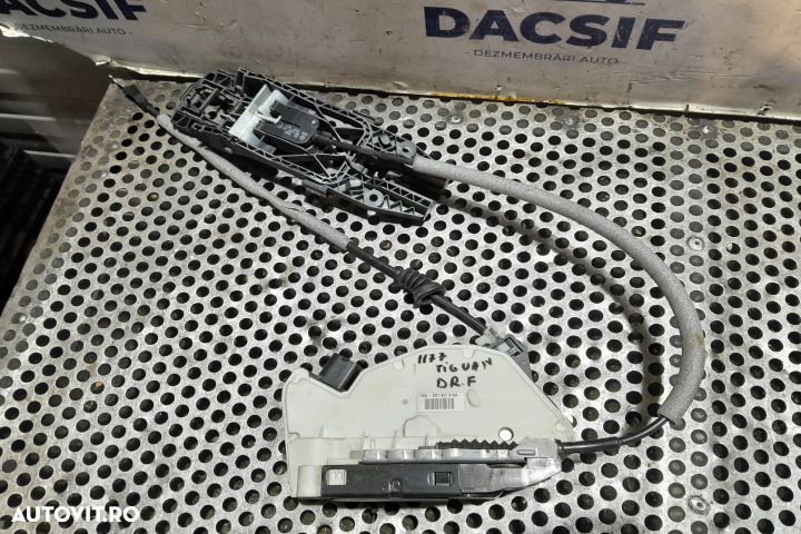 Broasca usa fata dreapta 5N1837016A 5N1837016A Volkswagen VW Tiguan 1 - 1