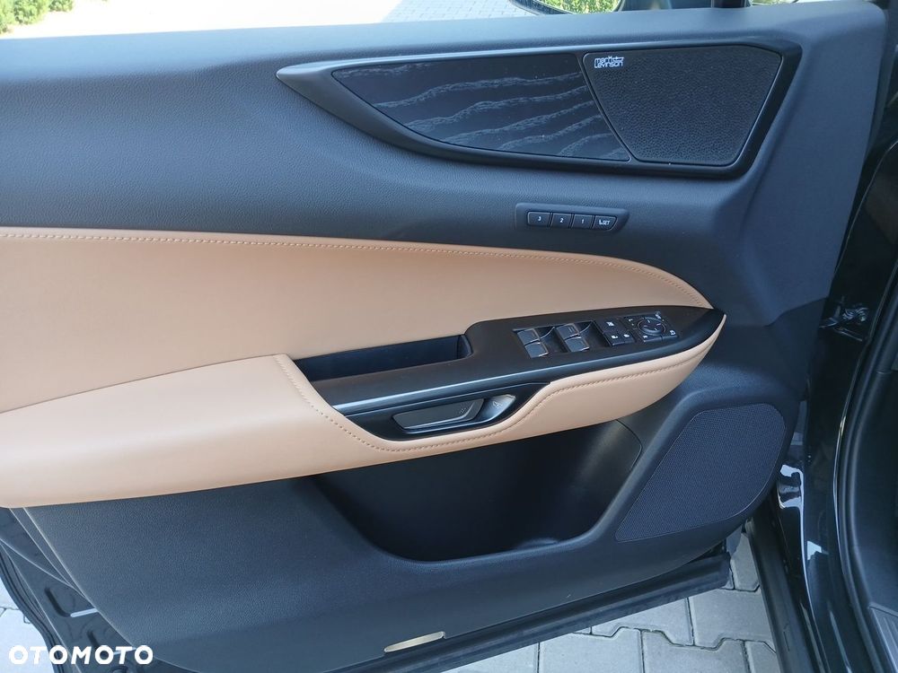 Lexus NX 350h Omotenashi AWD - 11