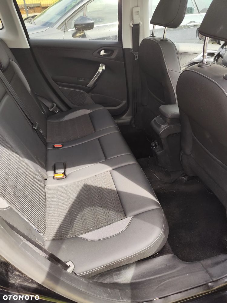Peugeot 2008 1.2 Pure Tech GPF Allure S&S - 11