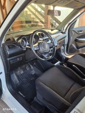 Suzuki Swift 1.2 Premium Plus - 5