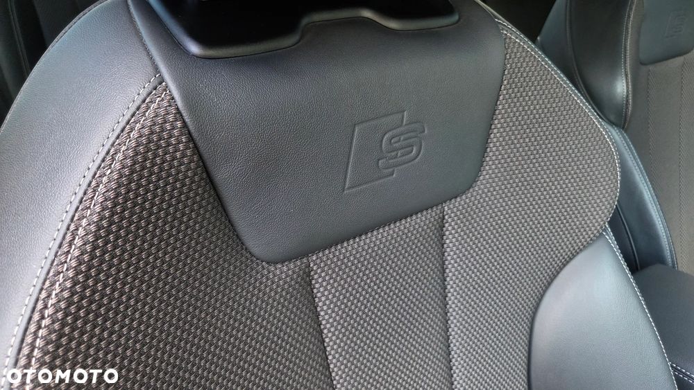 Audi A4 Limousine - 16