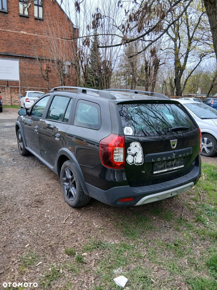 Dacia Logan TCe 90 S&S Stepway Celebration - 4