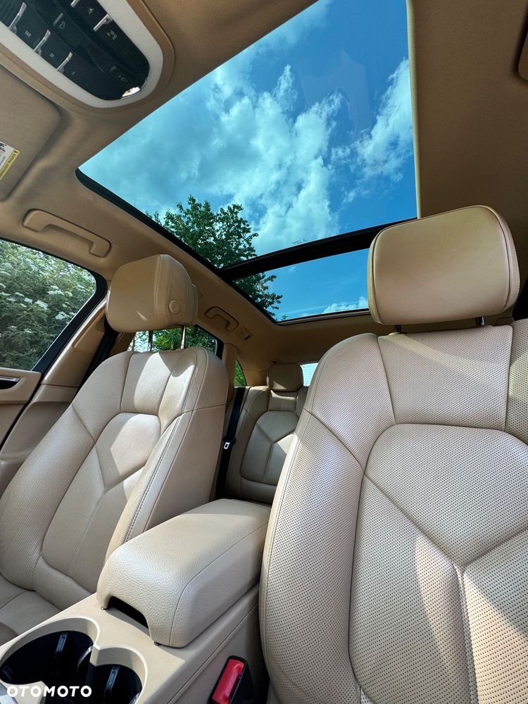 Porsche Macan S - 28