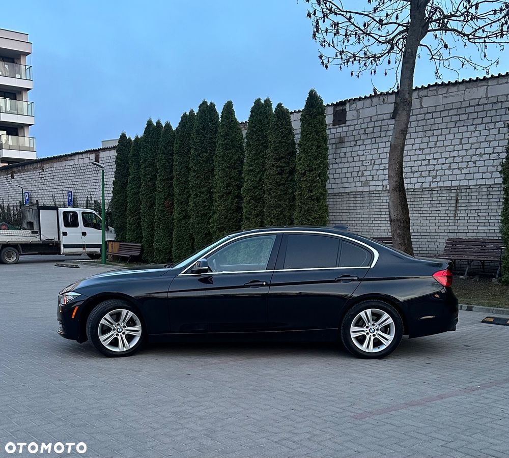 BMW Seria 3 330i Luxury Line sport - 15