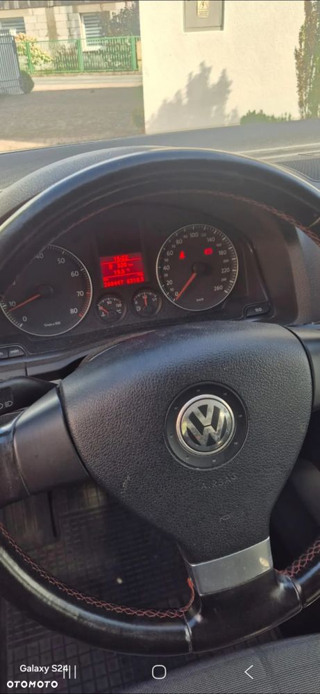 Volkswagen Golf - 5