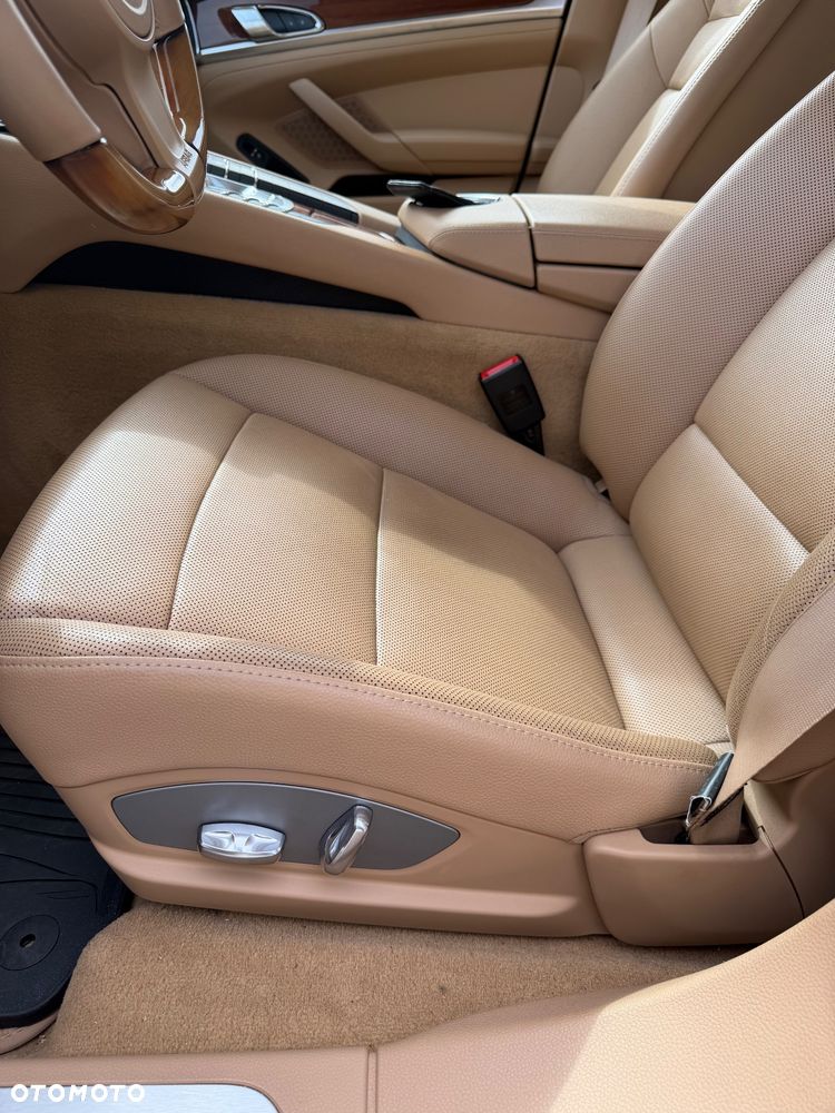 Porsche Panamera 4 - 13