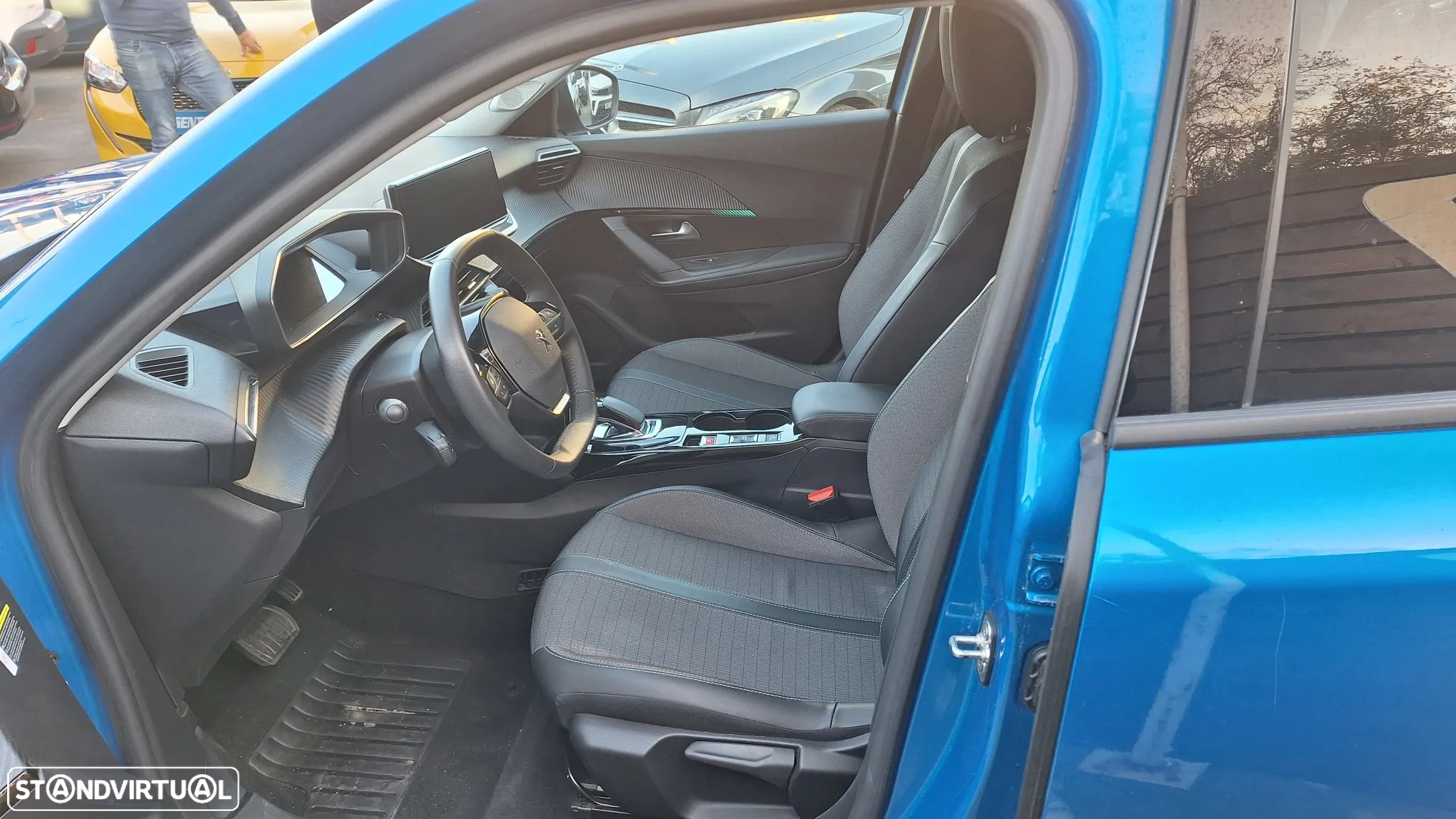 Peugeot e-2008 50 kWh Allure - 8