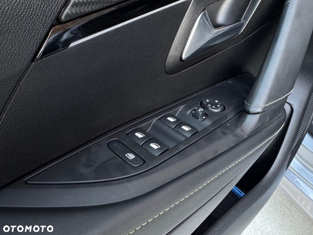 Peugeot 208 GT Line - 16