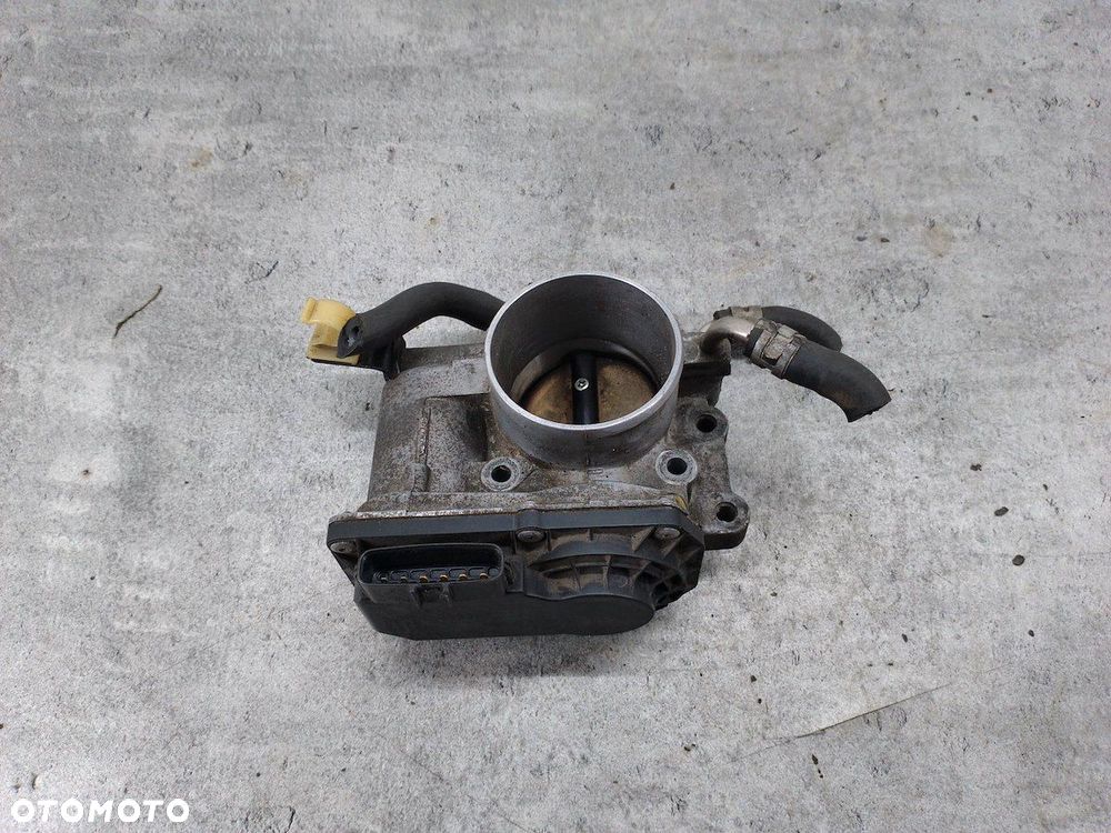 PRZEPUSTNICA TOYOTA AVENSIS II T25 22030-28050 2.0 VVT-I - 8