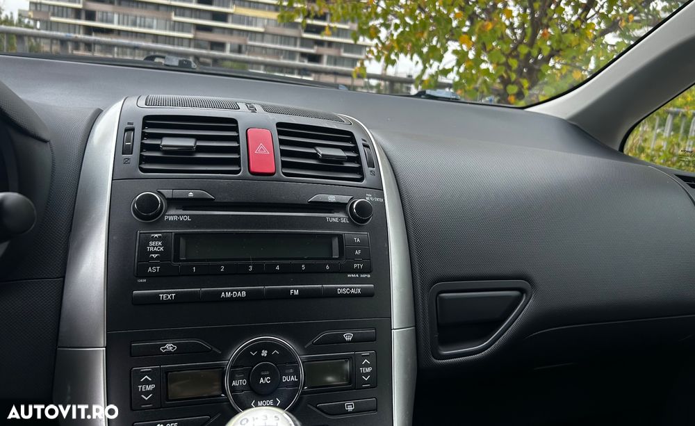 Toyota Auris - 5