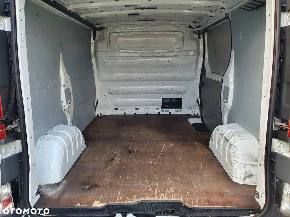 Renault Trafic - 10