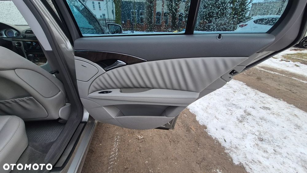 Mercedes-Benz Klasa E - 27