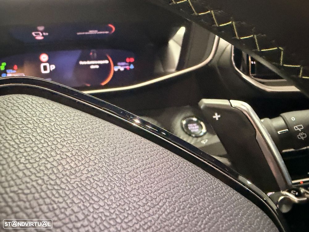 Peugeot 2008 PureTech 130 EAT8 GT - 17