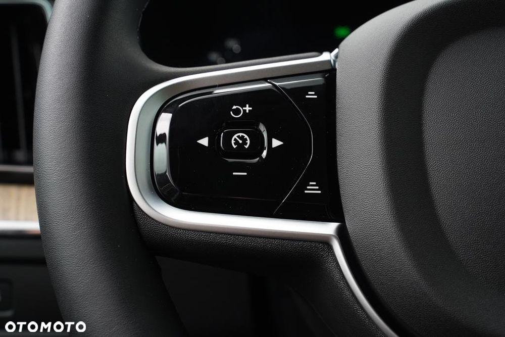 Volvo XC 60 B5 B AWD Plus Dark - 15