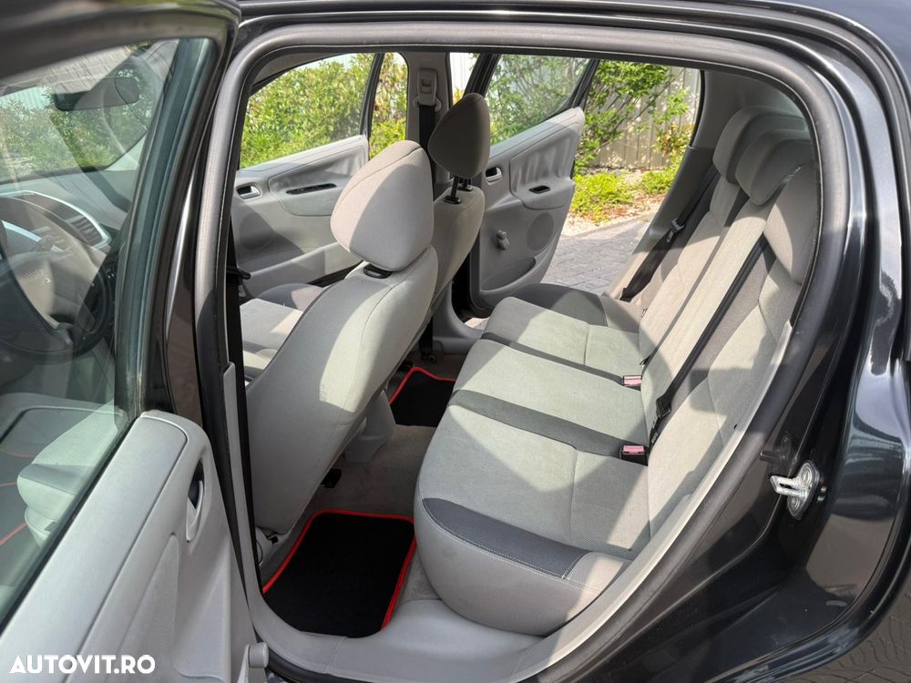Peugeot 208 - 7