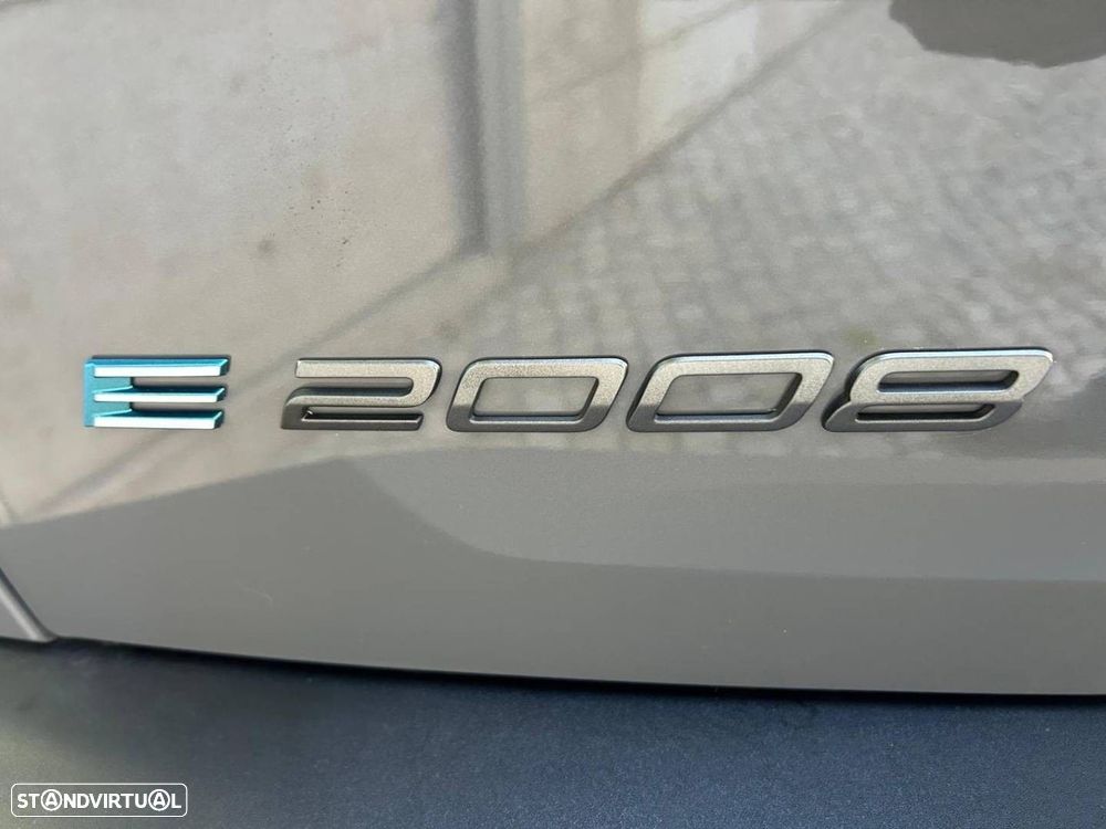 Peugeot e-2008 54 kWh Allure - 8