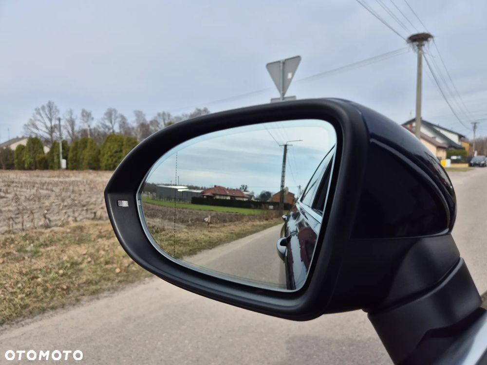 Volkswagen Passat - 28