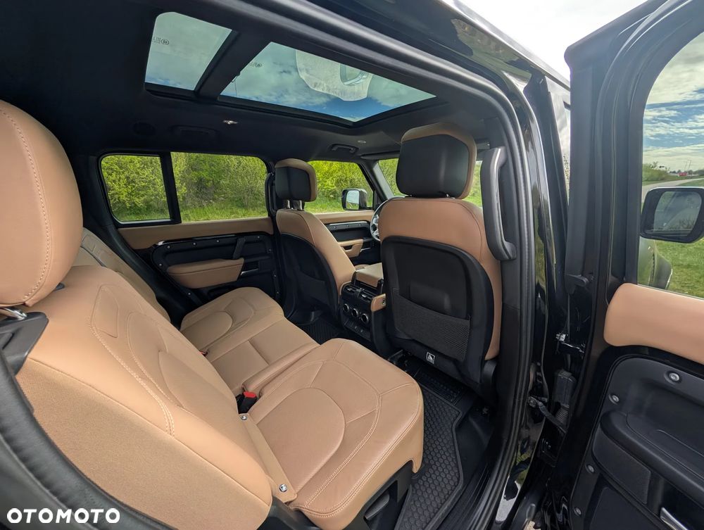 Land Rover Defender 3.0 D300 mHEV X-Dynamic HSE - 17