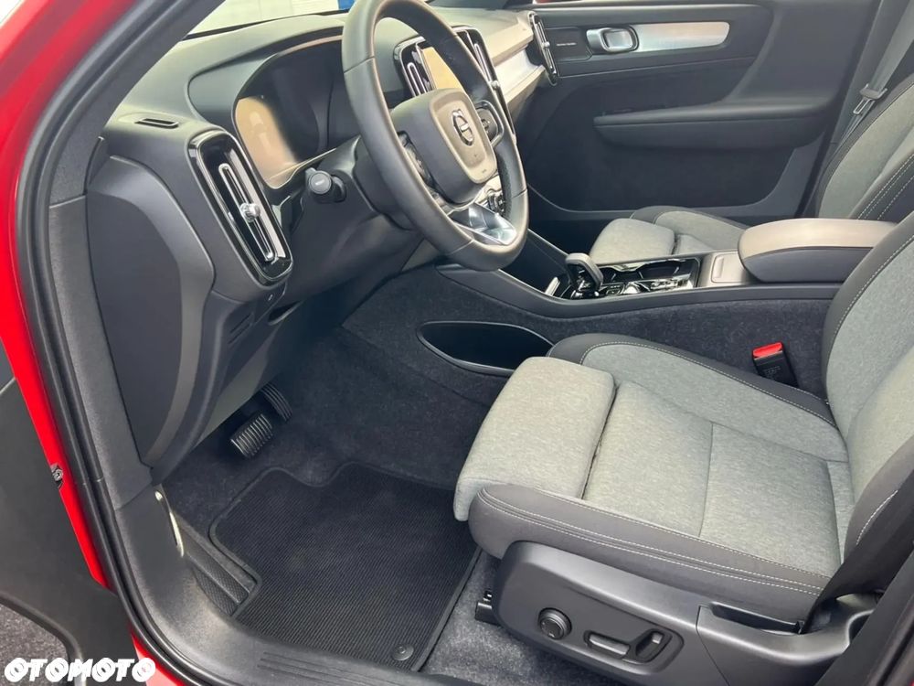Volvo XC 40 B4 AWD Ultimate Dark - 26